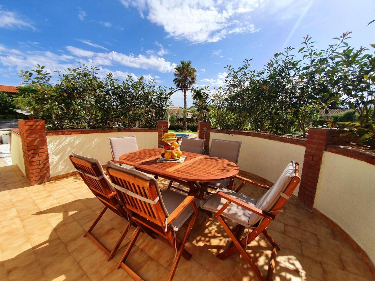 New Holiday House "Casa Mialina" With Private Pool, 300M To Beach Кембрилс Екстериор снимка