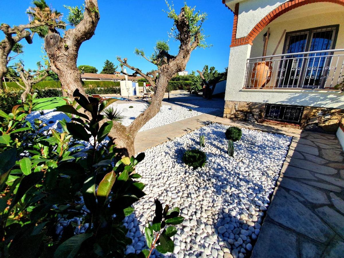 New Holiday House "Casa Mialina" With Private Pool, 300M To Beach Кембрилс Екстериор снимка