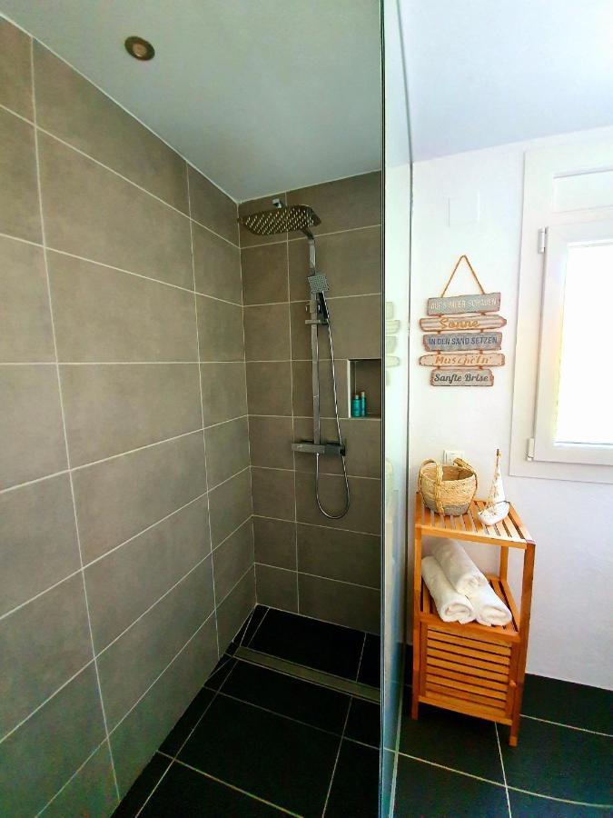 New Holiday House "Casa Mialina" With Private Pool, 300M To Beach Кембрилс Екстериор снимка